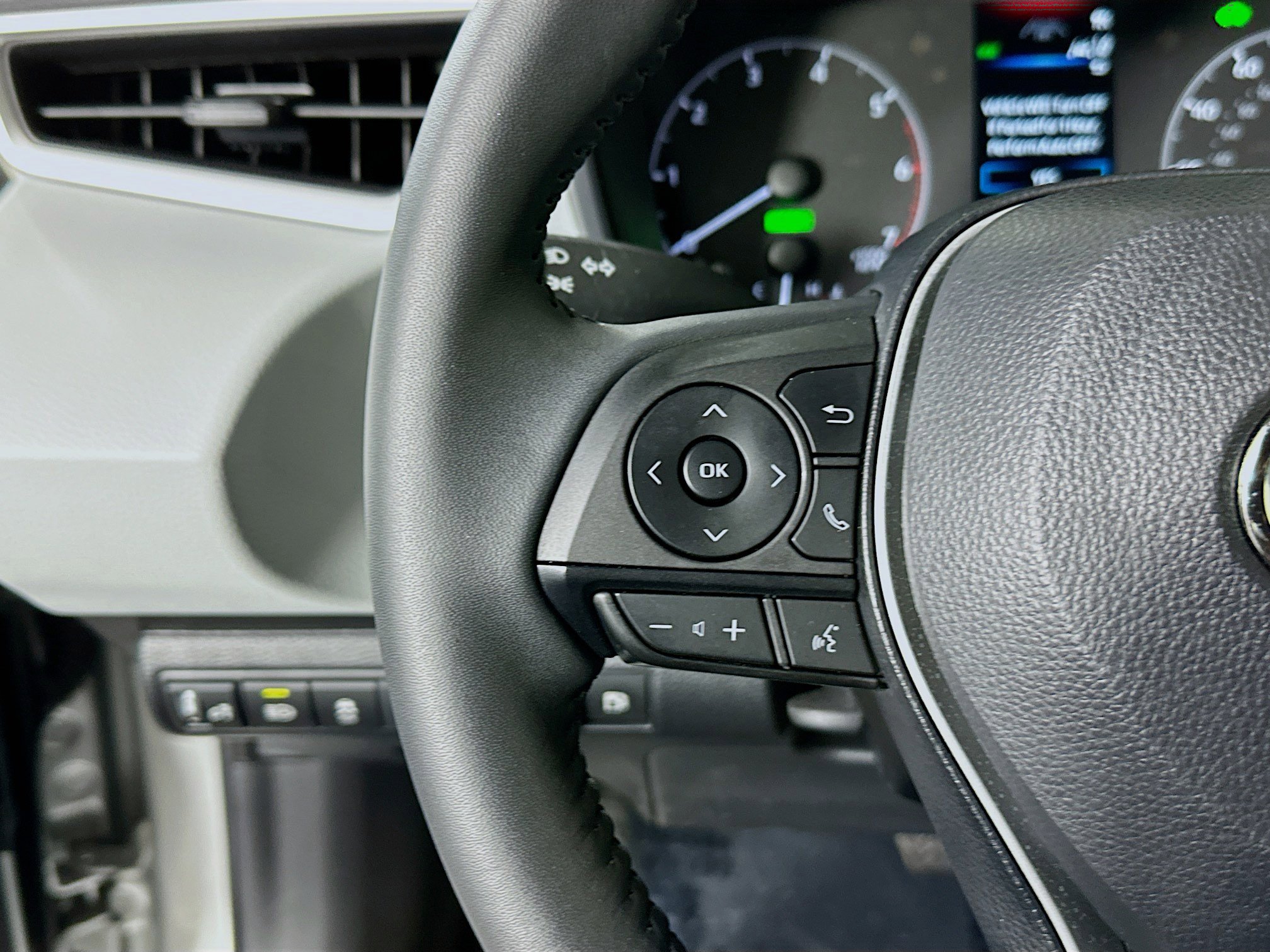 Certified 2023 Toyota Corolla SE image 16