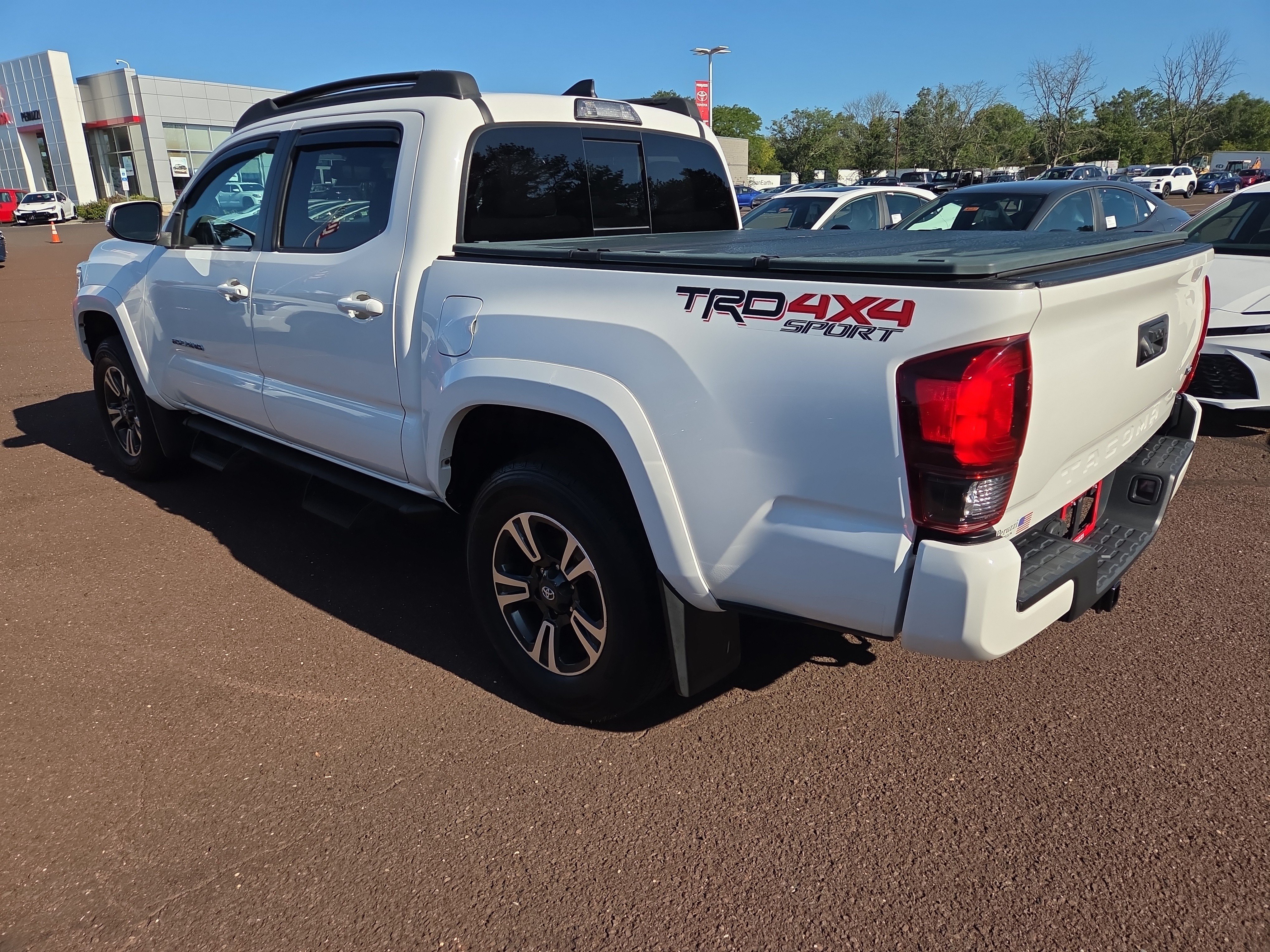 Certified 2019 Toyota Tacoma TRD Sport AWD/4WD image 5
