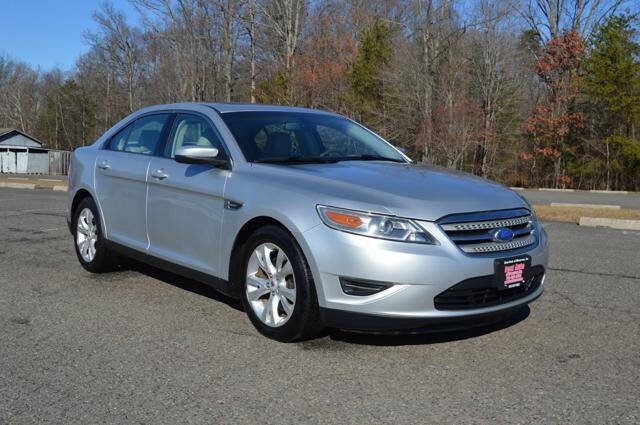 Used 2011 Ford Taurus SEL w/ 201A Rapid Spec Order Code image 4
