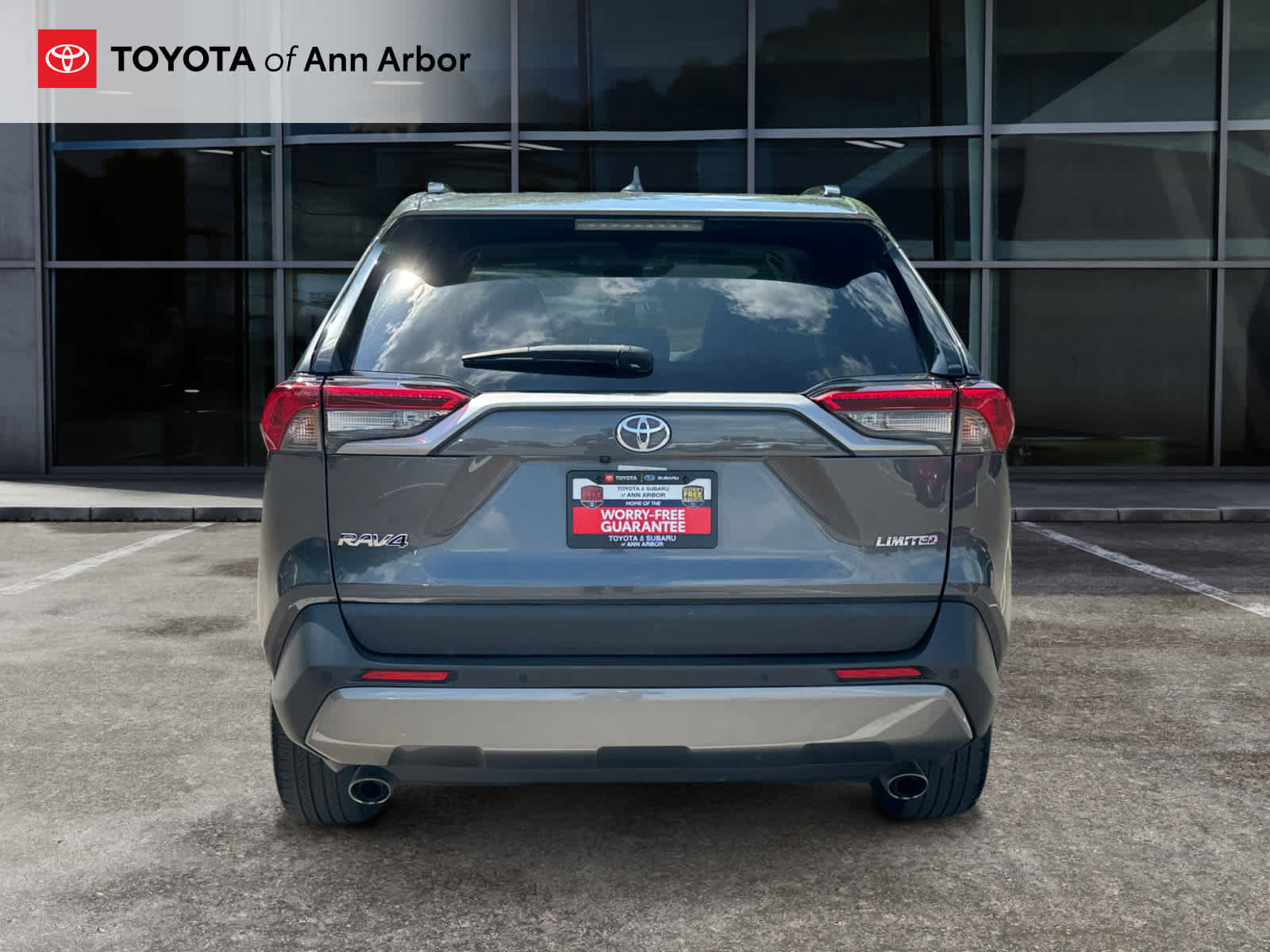 Used 2019 Toyota RAV4 Limited FWD image 11