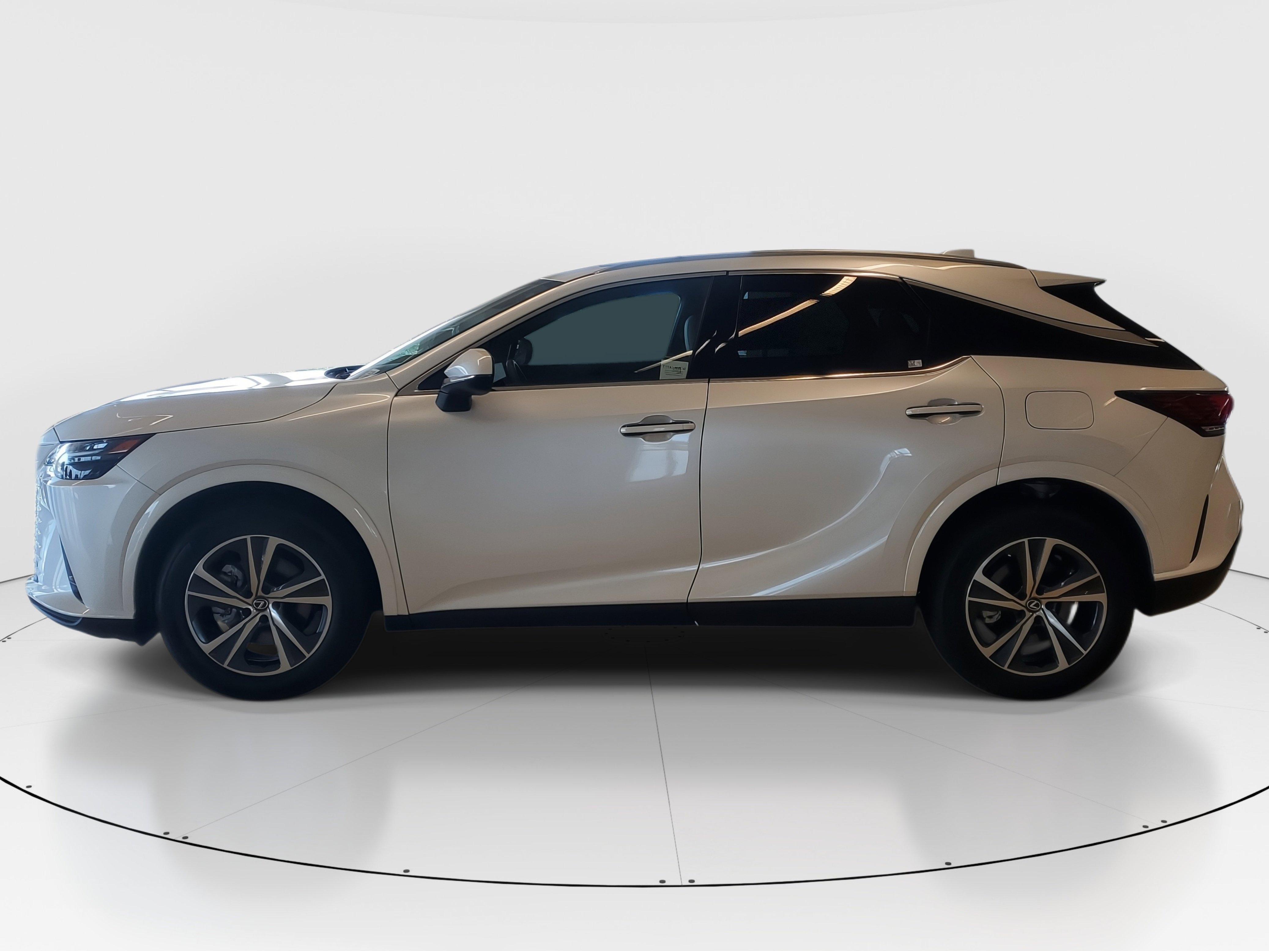 Used 2025 Lexus RX 350h image 8