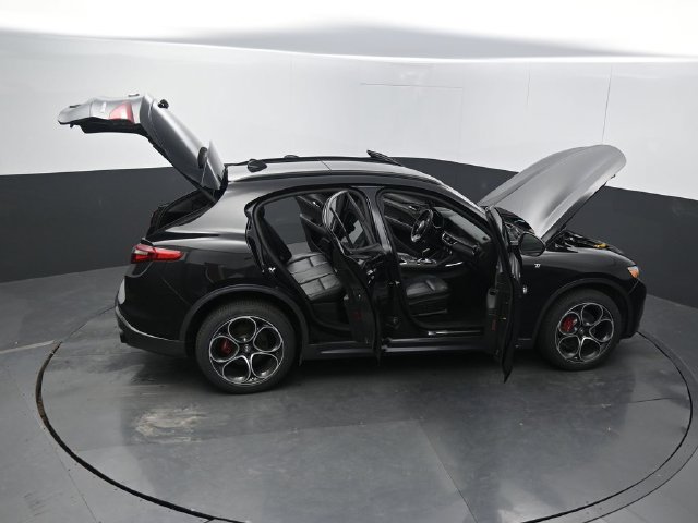 Used 2022 Alfa Romeo Stelvio Ti w/ Active Assist Plus Package AWD/4WD image 71