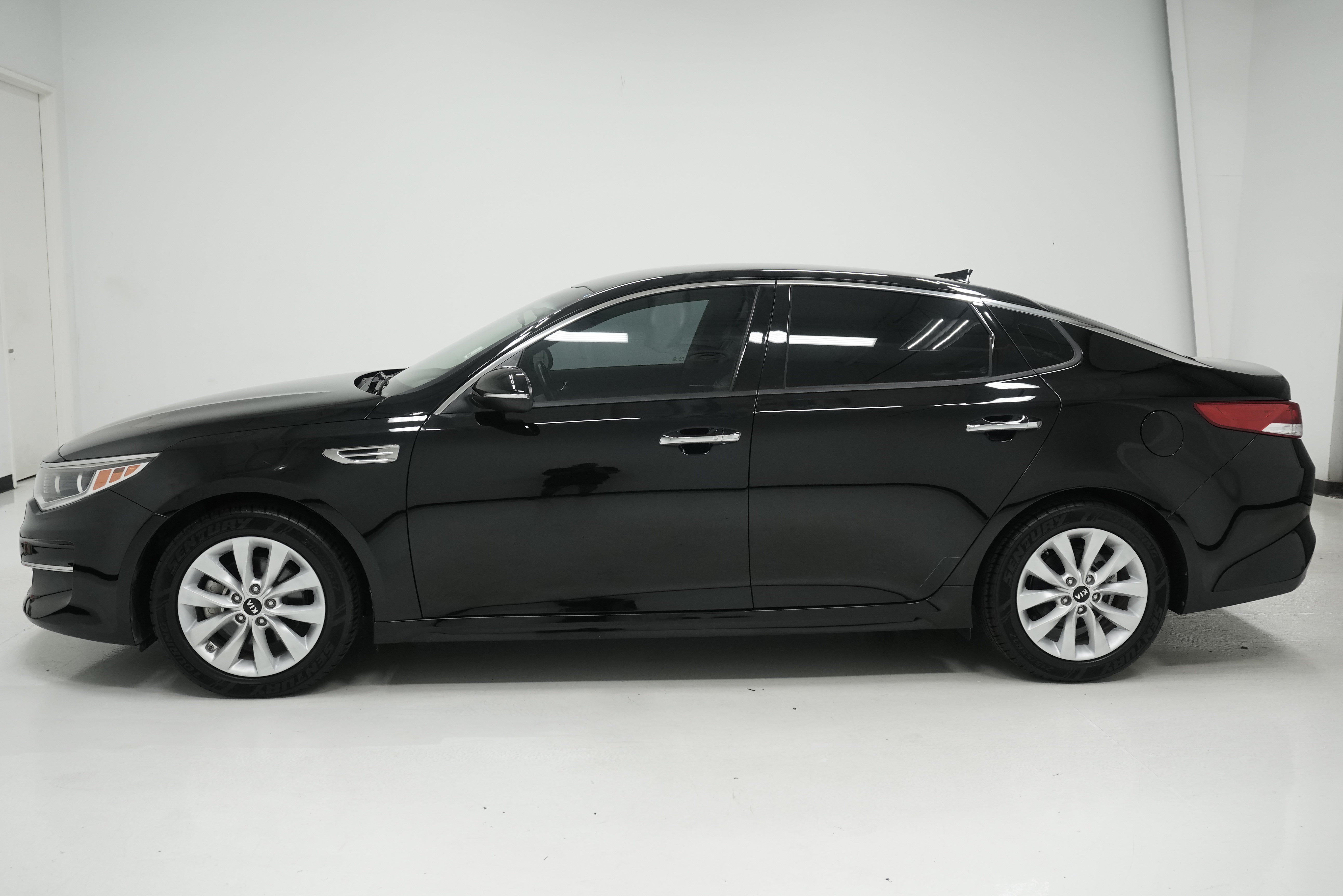 Used 2017 Kia Optima EX FWD image 7