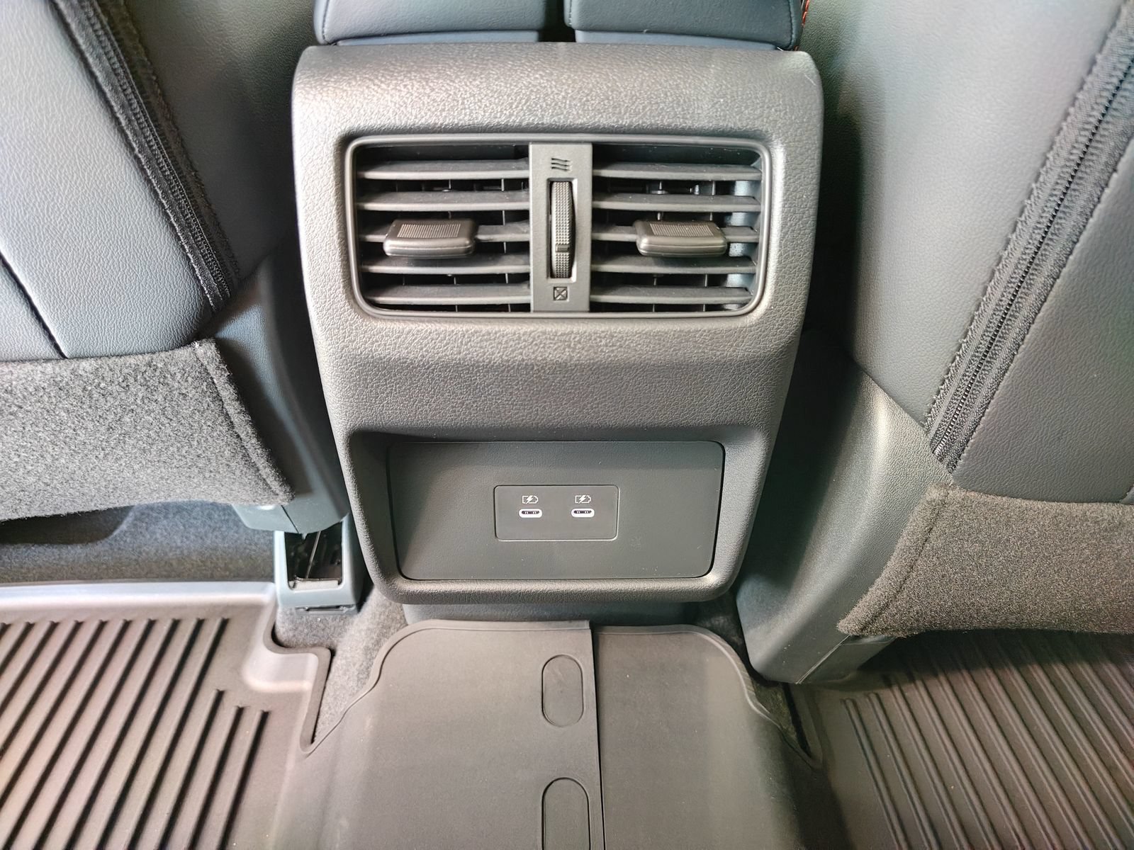 New 2026 Nissan Rogue SV AWD/4WD image 28
