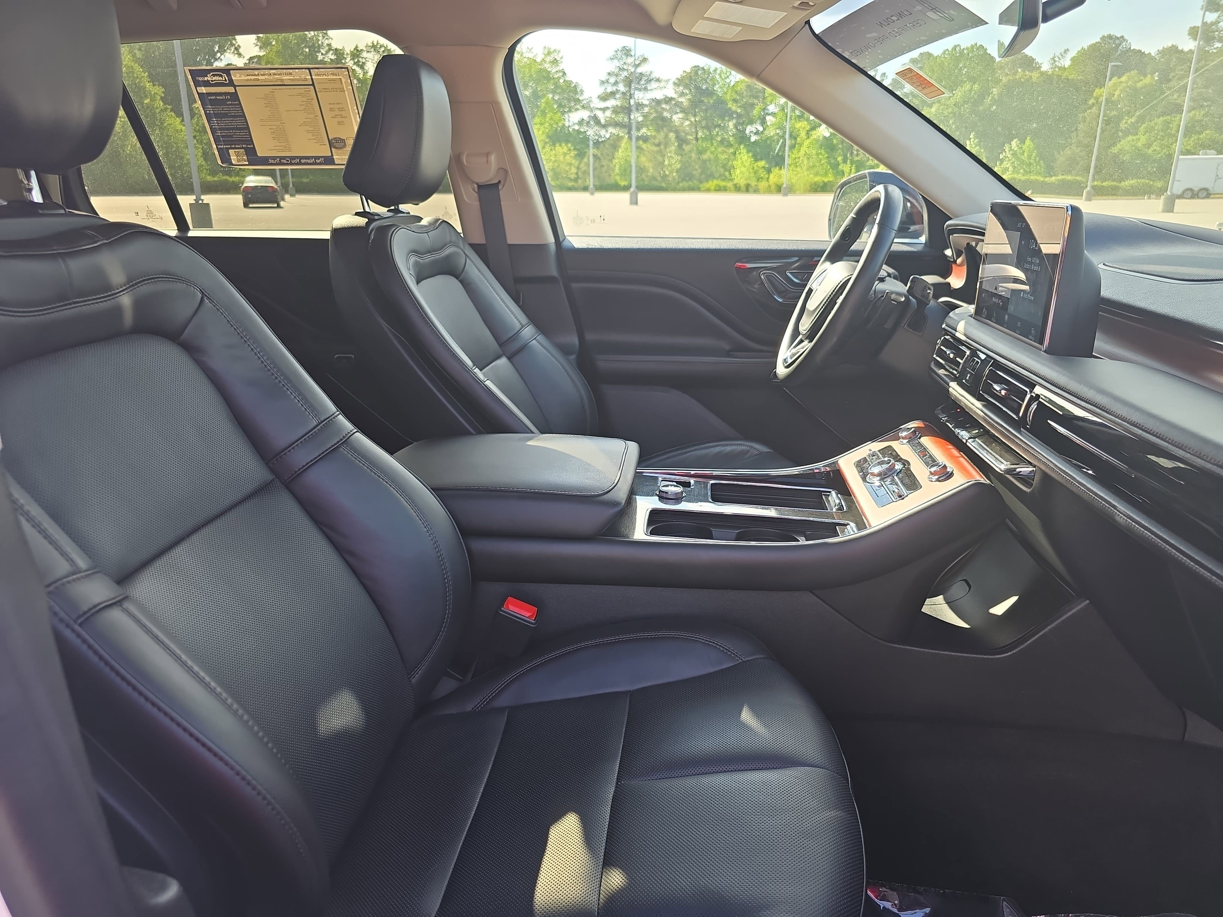Certified 2023 Lincoln Aviator Reserve w/ Elements Package Plus AWD/4WD image 10