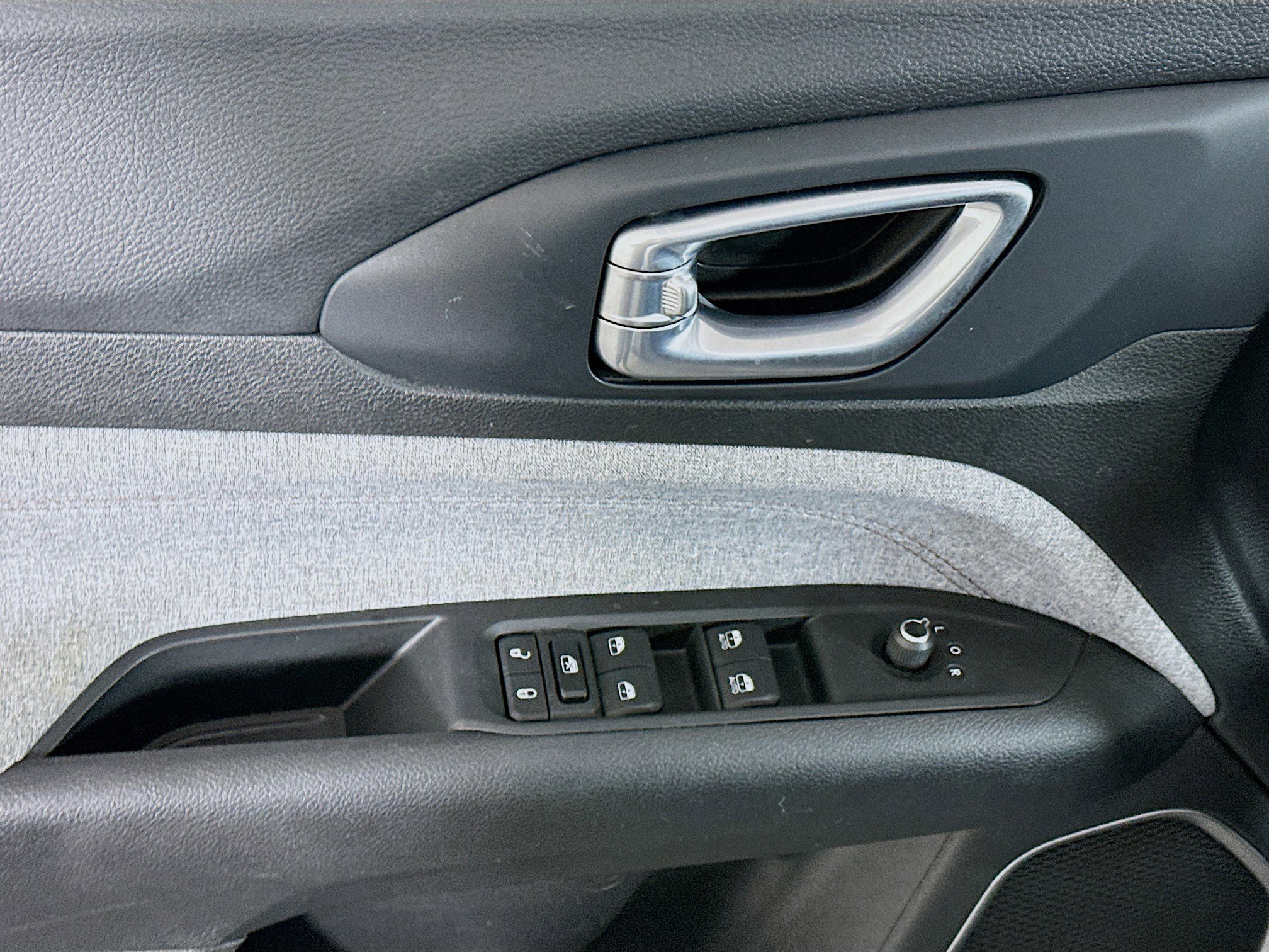 Used 2022 Jeep Compass Latitude w/ Sun and Sound Group image 15