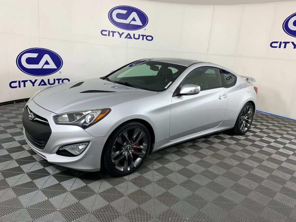 Used 2016 Hyundai Genesis Coupe 3.8 RWD image 7