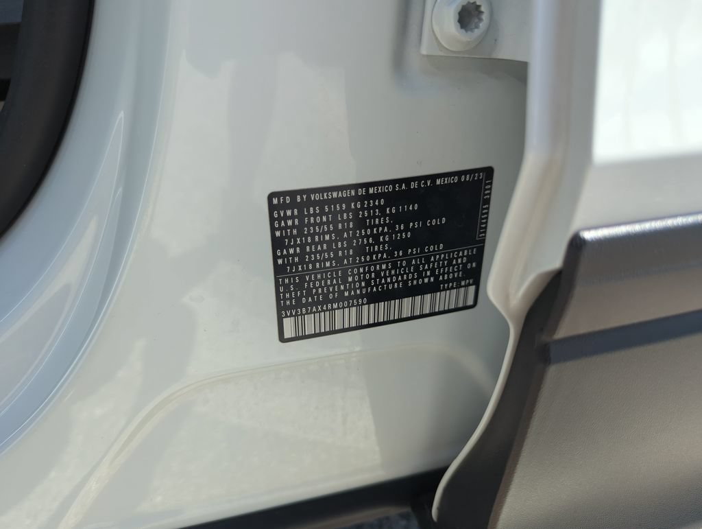 Used 2024 Volkswagen Tiguan SE FWD image 50
