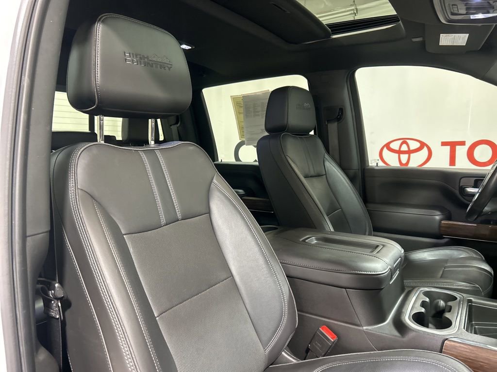 Used 2022 Chevrolet Silverado 2500 High Country w/ Safety Package II image 16