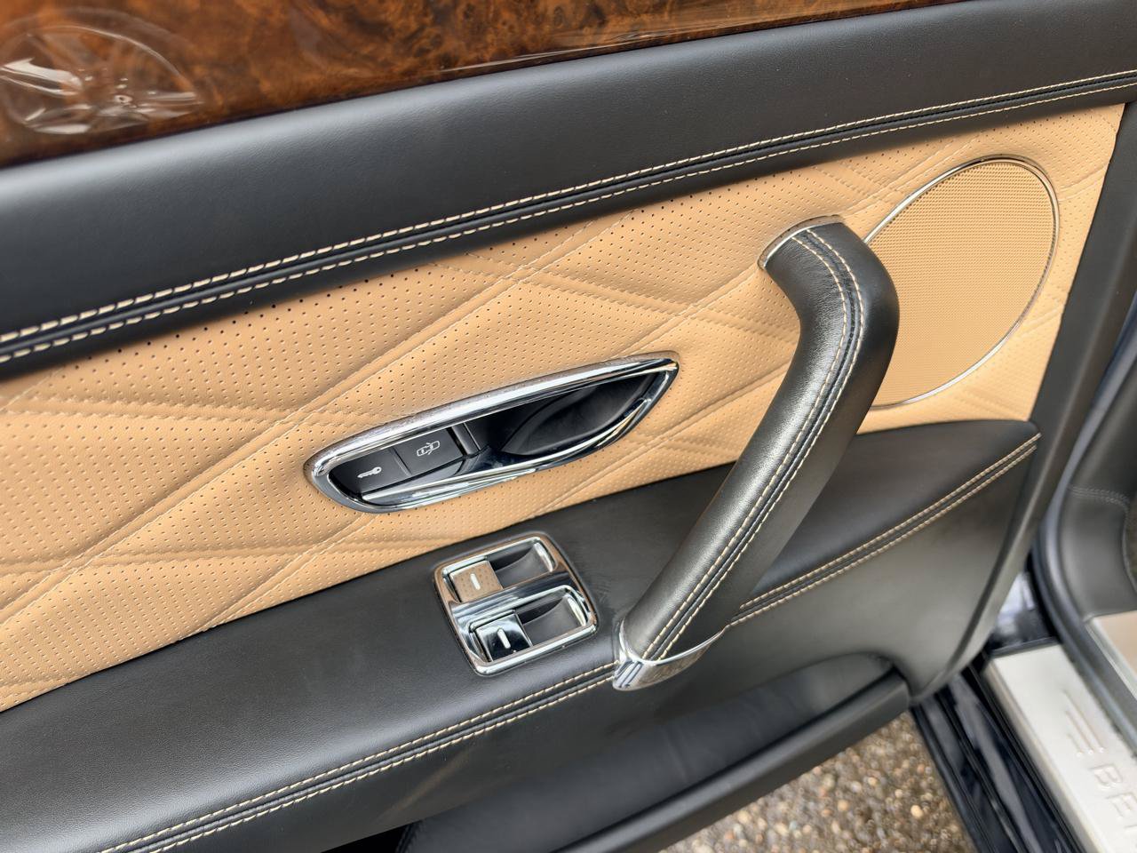 Used 2016 Bentley Flying Spur V8 AWD/4WD image 21
