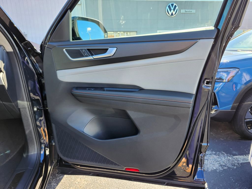 New 2026 Volkswagen Atlas Peak Edition image 18
