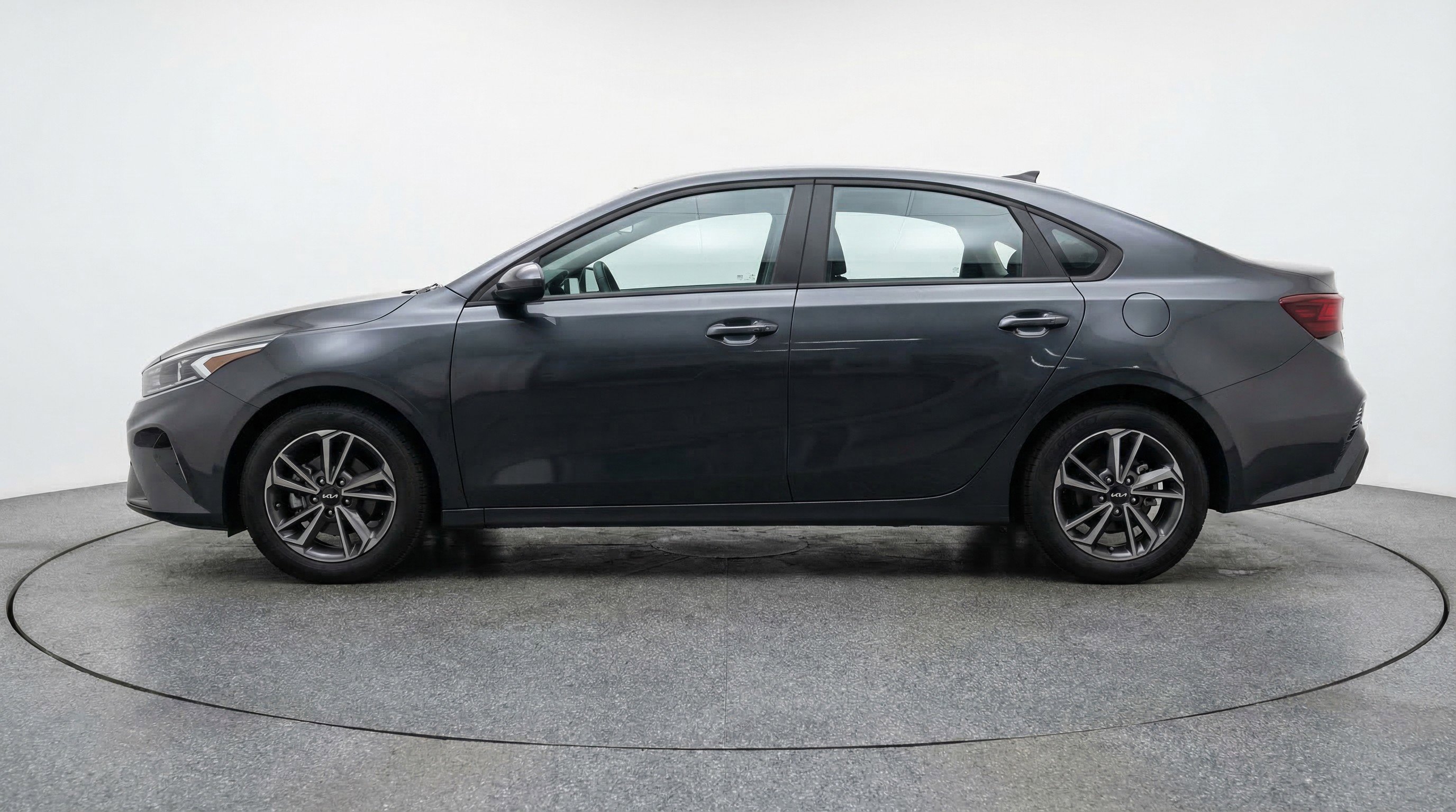 Used 2024 Kia Forte LXS image 5
