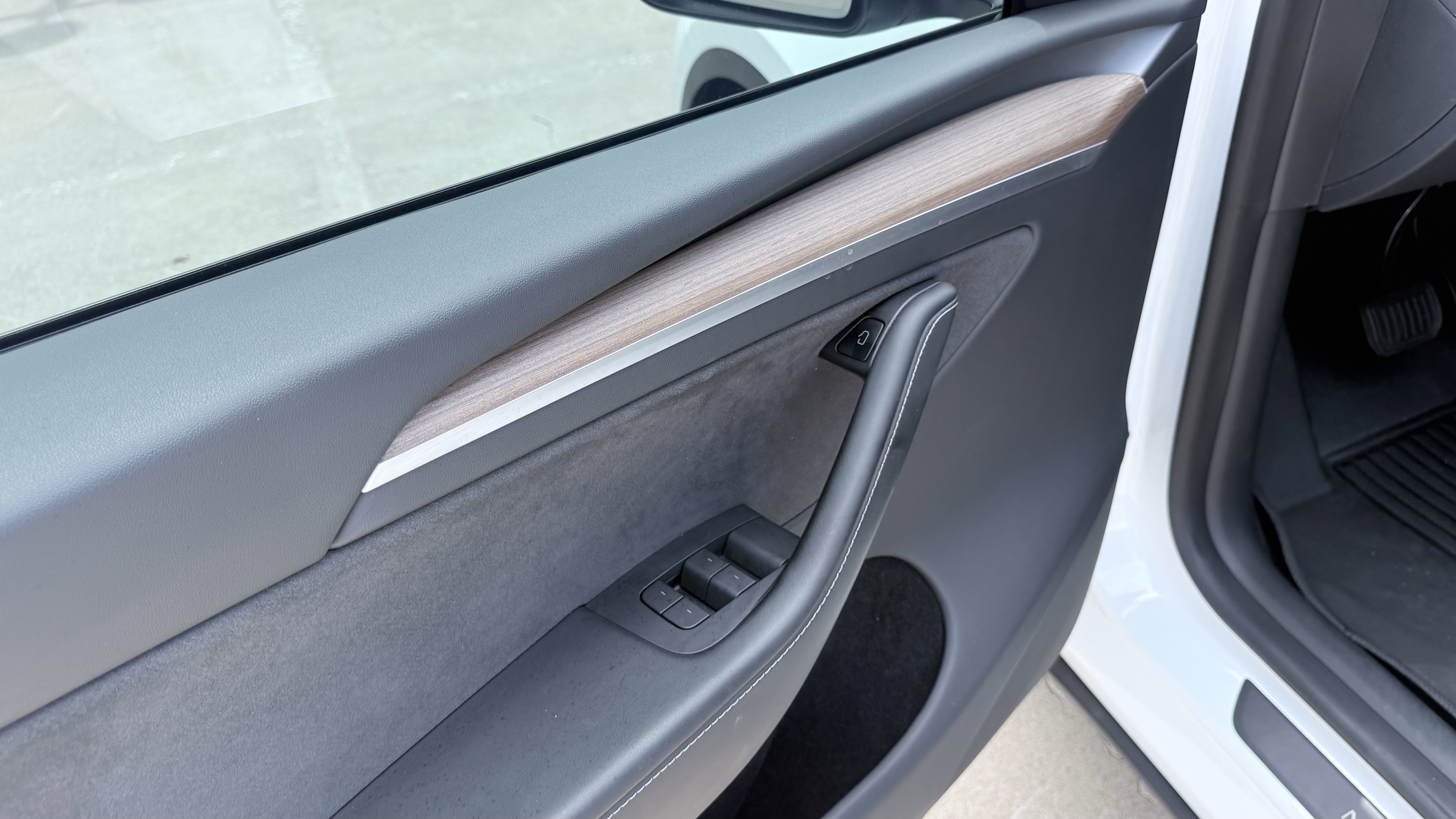 Used 2023 Tesla Model Y Long Range AWD/4WD image 24