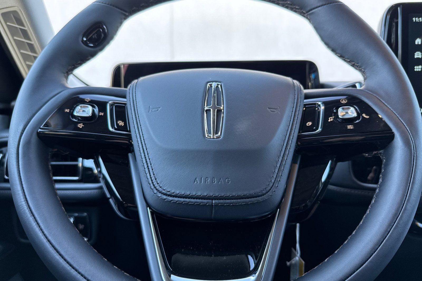 New 2025 Lincoln Aviator Reserve w/ Luxury Package image 24