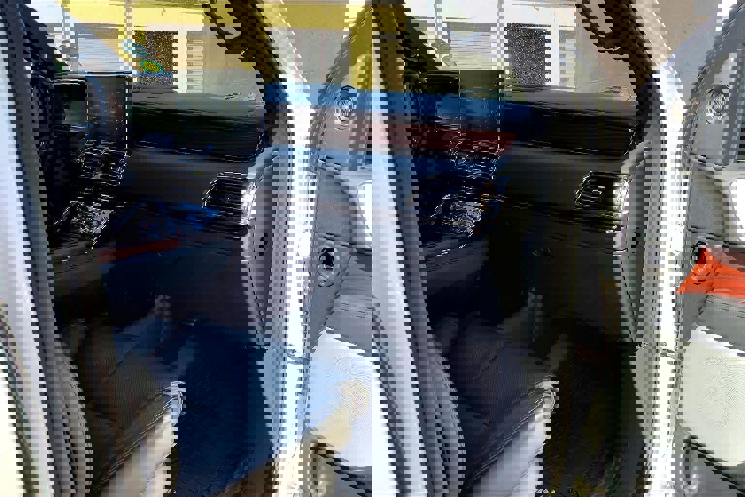 Used 2024 Lincoln Navigator Reserve image 19