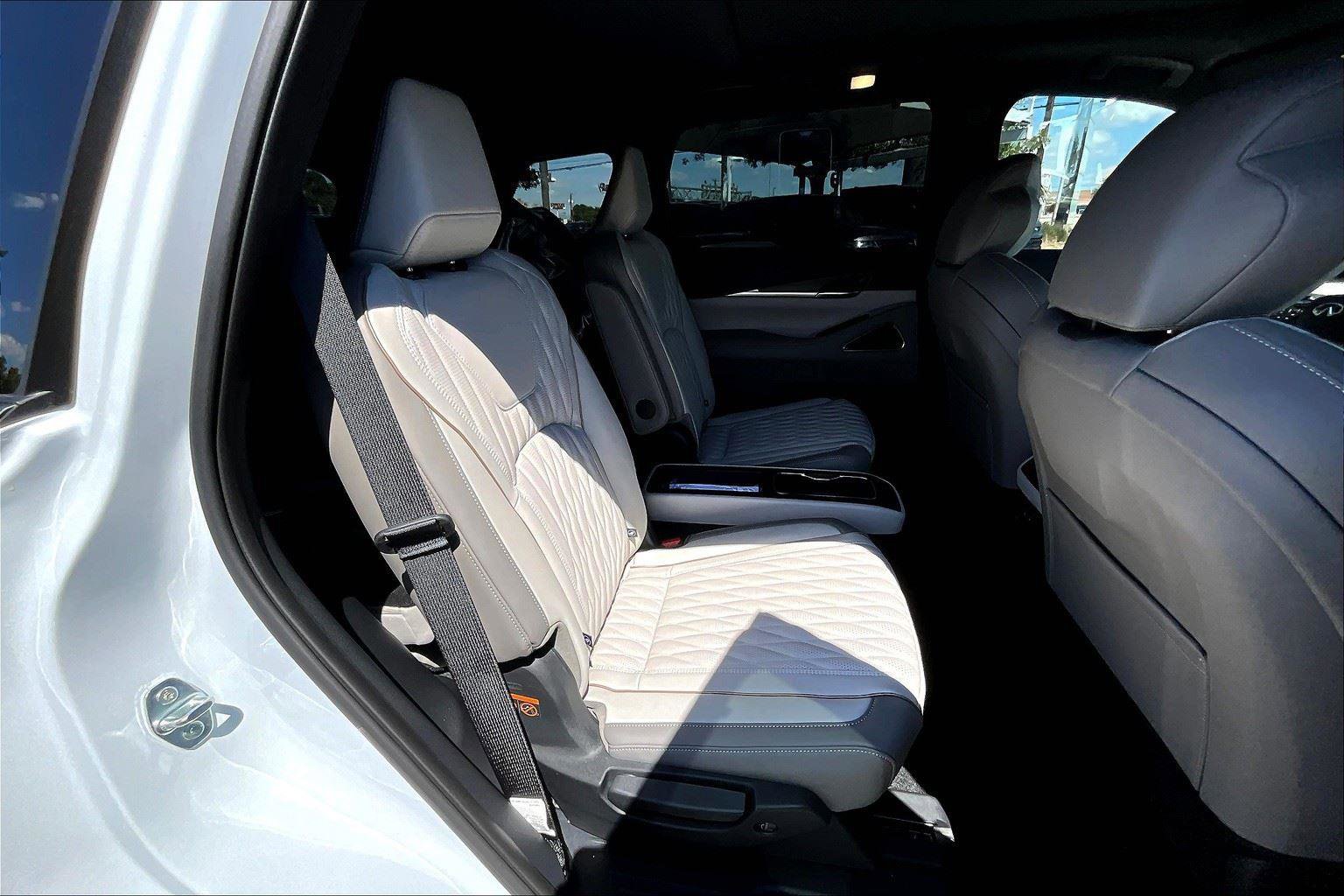 New 2026 INFINITI QX60 Autograph image 18