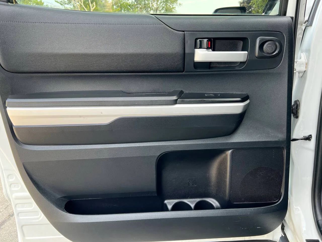 Used 2015 Toyota Tundra SR5 w/ SR5 Upgrade Package image 12