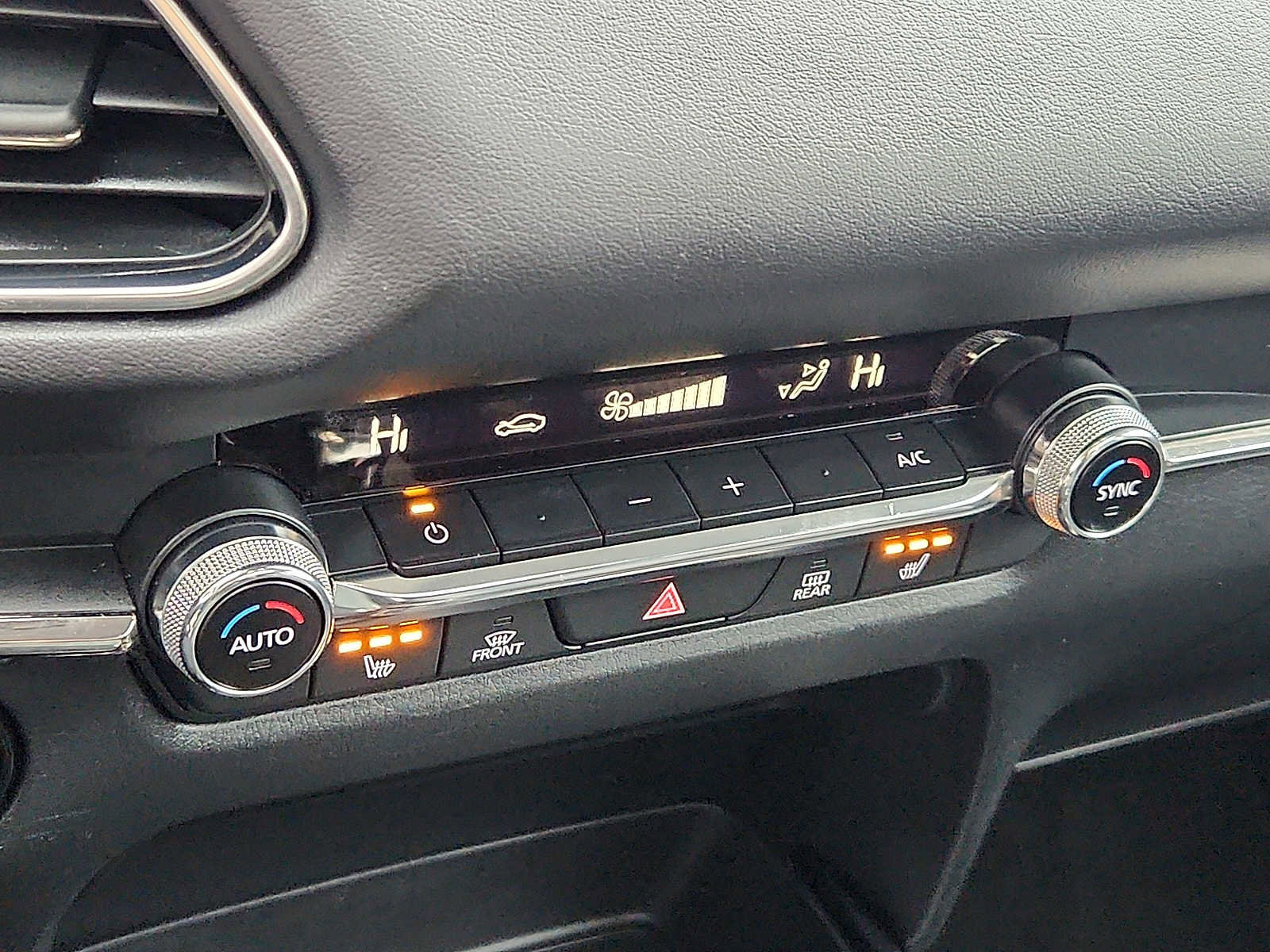 Used 2023 MAZDA CX-30 AWD 2.5 S w/ Premium Package image 15