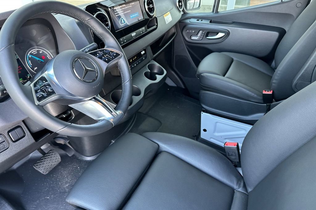 New 2024 Mercedes-Benz eSprinter 170 Cargo image 17