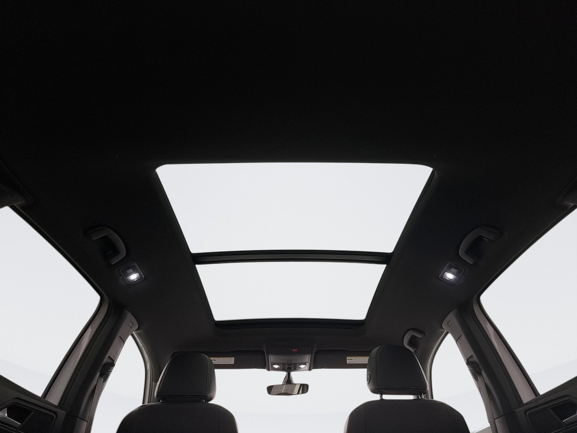 Used 2022 Volkswagen Atlas Cross Sport SE w/ Panoramic Sunroof Package image 18