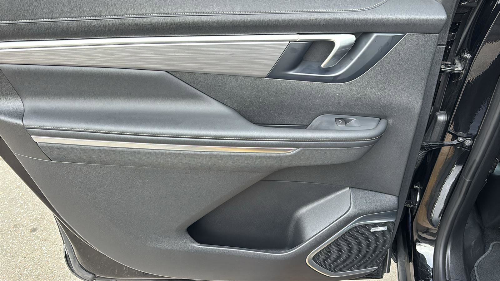 Certified 2025 Buick Enclave Preferred FWD image 16