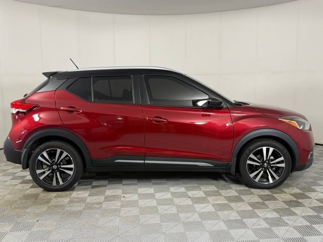 Used 2020 Nissan Kicks SR w/ SR Premium Package FWD image 9