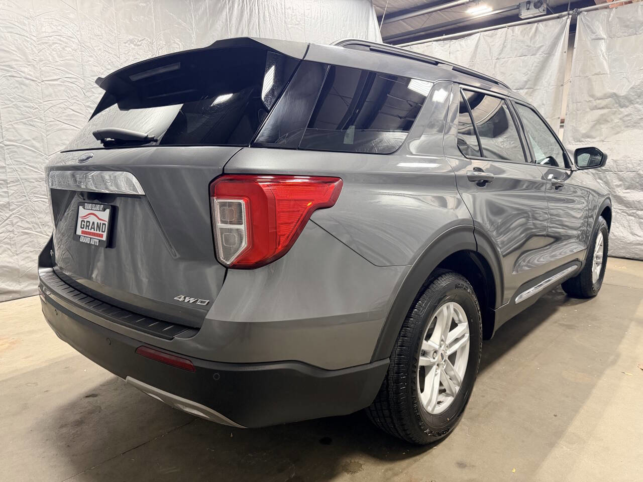 Used 2021 Ford Explorer XLT w/ Equipment Group 202A image 7