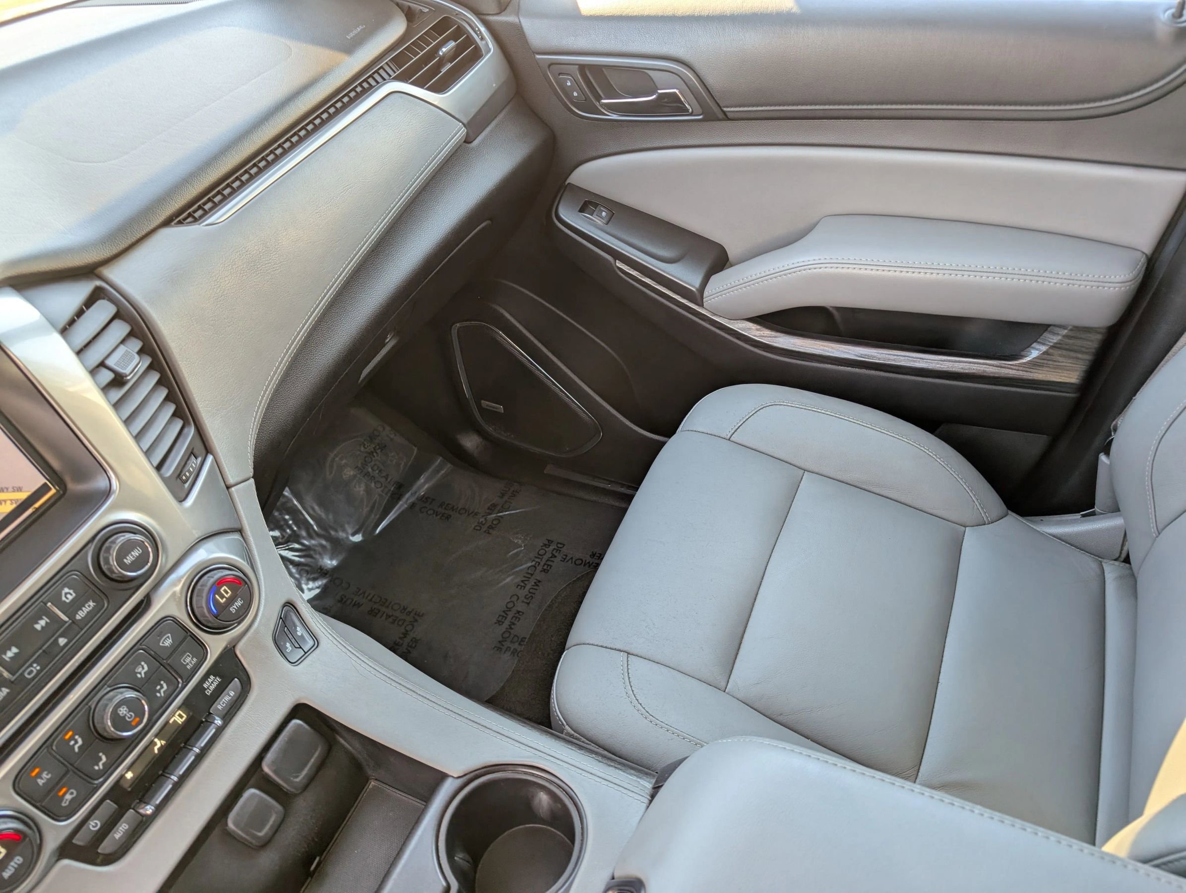 Used 2016 Chevrolet Suburban LT w/ Luxury Package AWD/4WD image 32