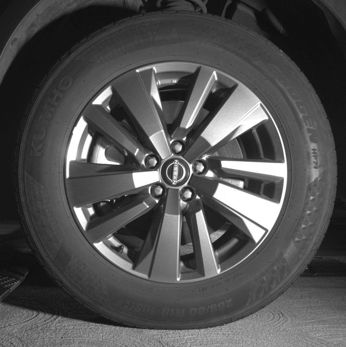 Used 2025 Nissan Pathfinder SV AWD/4WD image 12