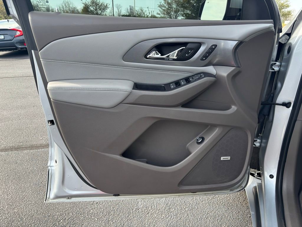 Used 2019 Chevrolet Traverse Premier w/ Driver Confidence II Package FWD image 12