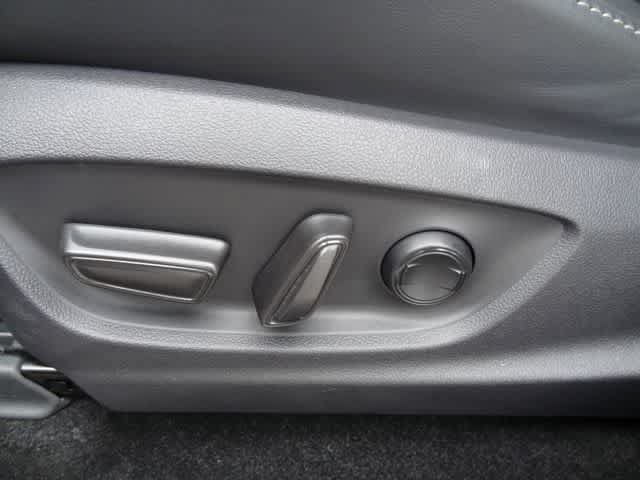 Used 2024 Toyota Crown AWD/4WD image 7