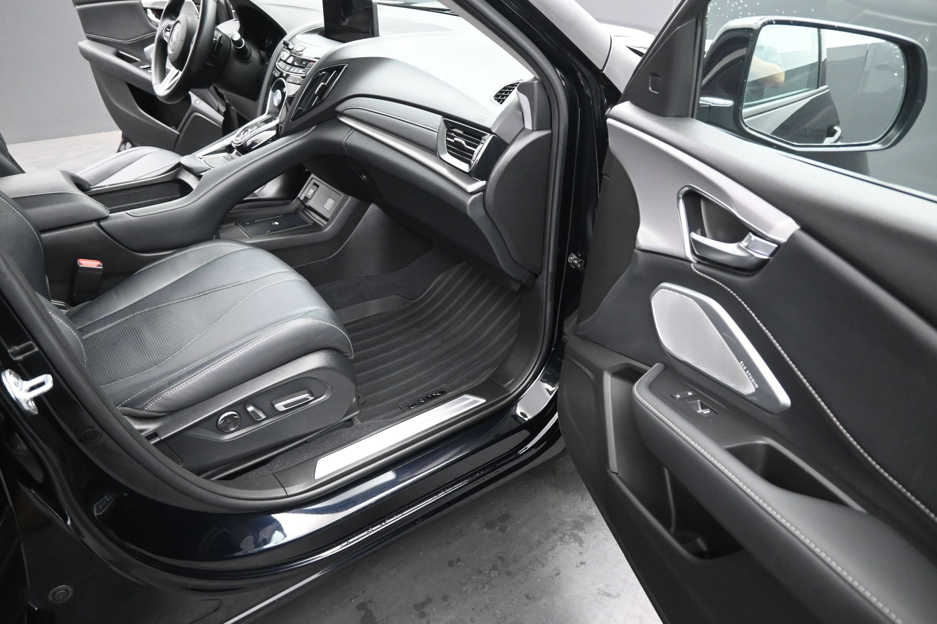Used 2022 Acura RDX w/ Technology Package FWD image 22