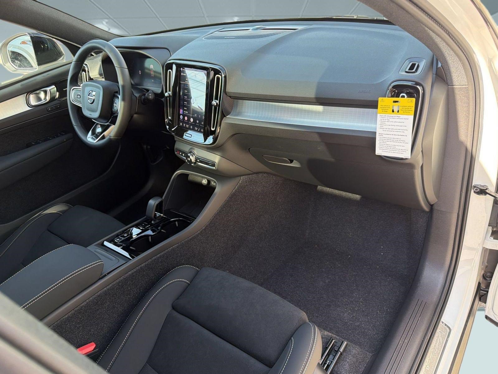 New 2026 Volvo XC40 B5 Ultra w/ Climate Package AWD/4WD image 31