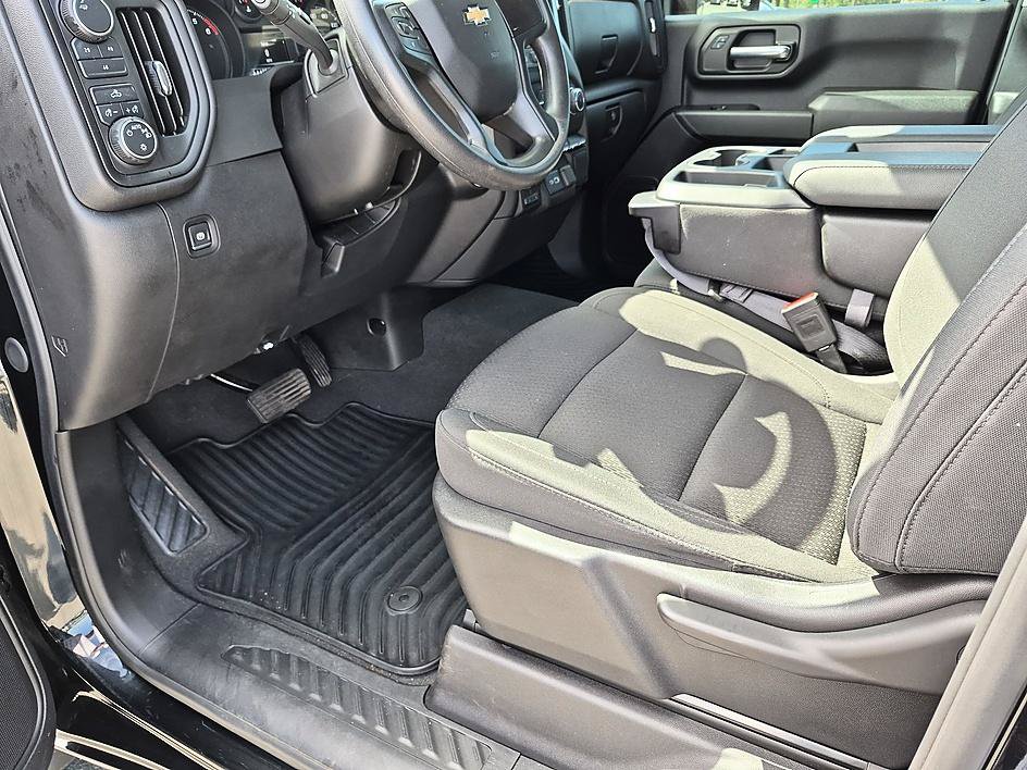 Used 2025 Chevrolet Silverado 2500 Custom AWD/4WD image 14