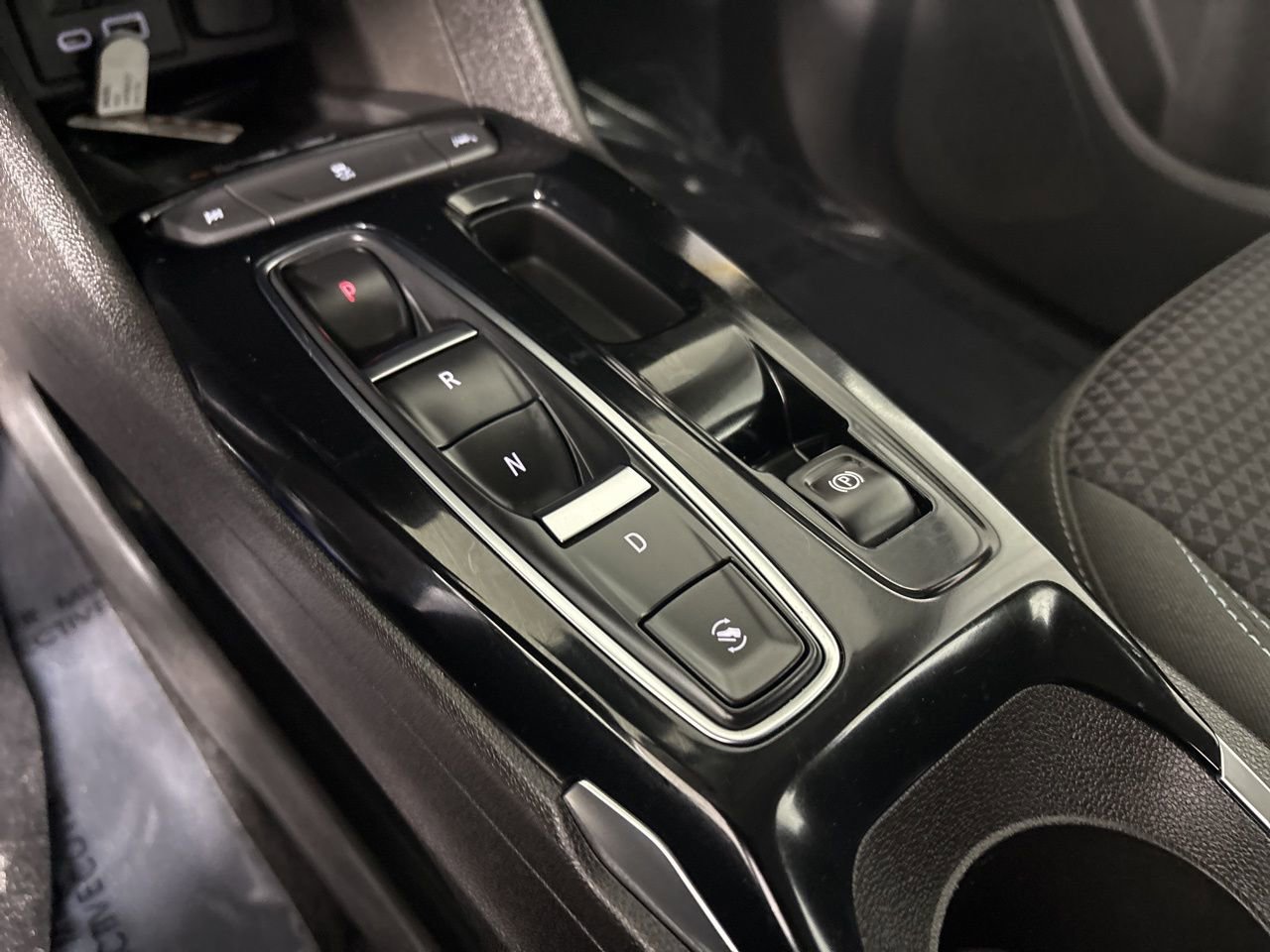 Used 2022 Chevrolet Bolt EUV LT w/ Comfort Package image 16