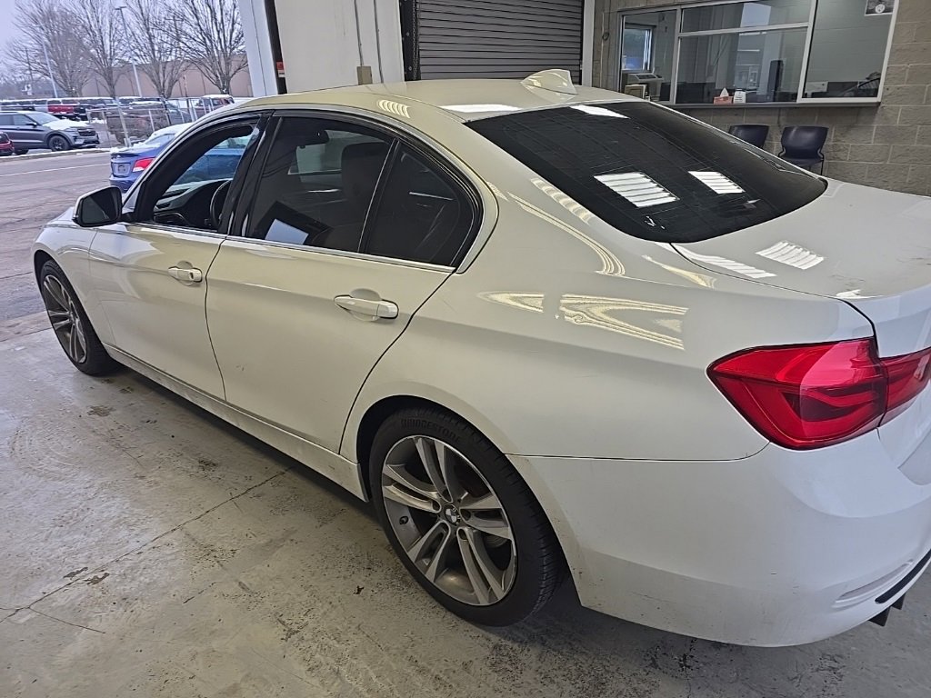 Used 2018 BMW 330i Sedan image 3