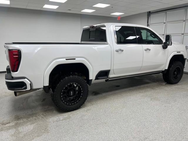 Used 2024 GMC Sierra 2500 Denali Ultimate AWD/4WD image 11