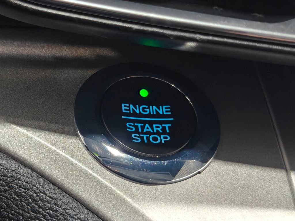 Used 2021 Ford Explorer XLT w/ Equipment Group 202A image 11