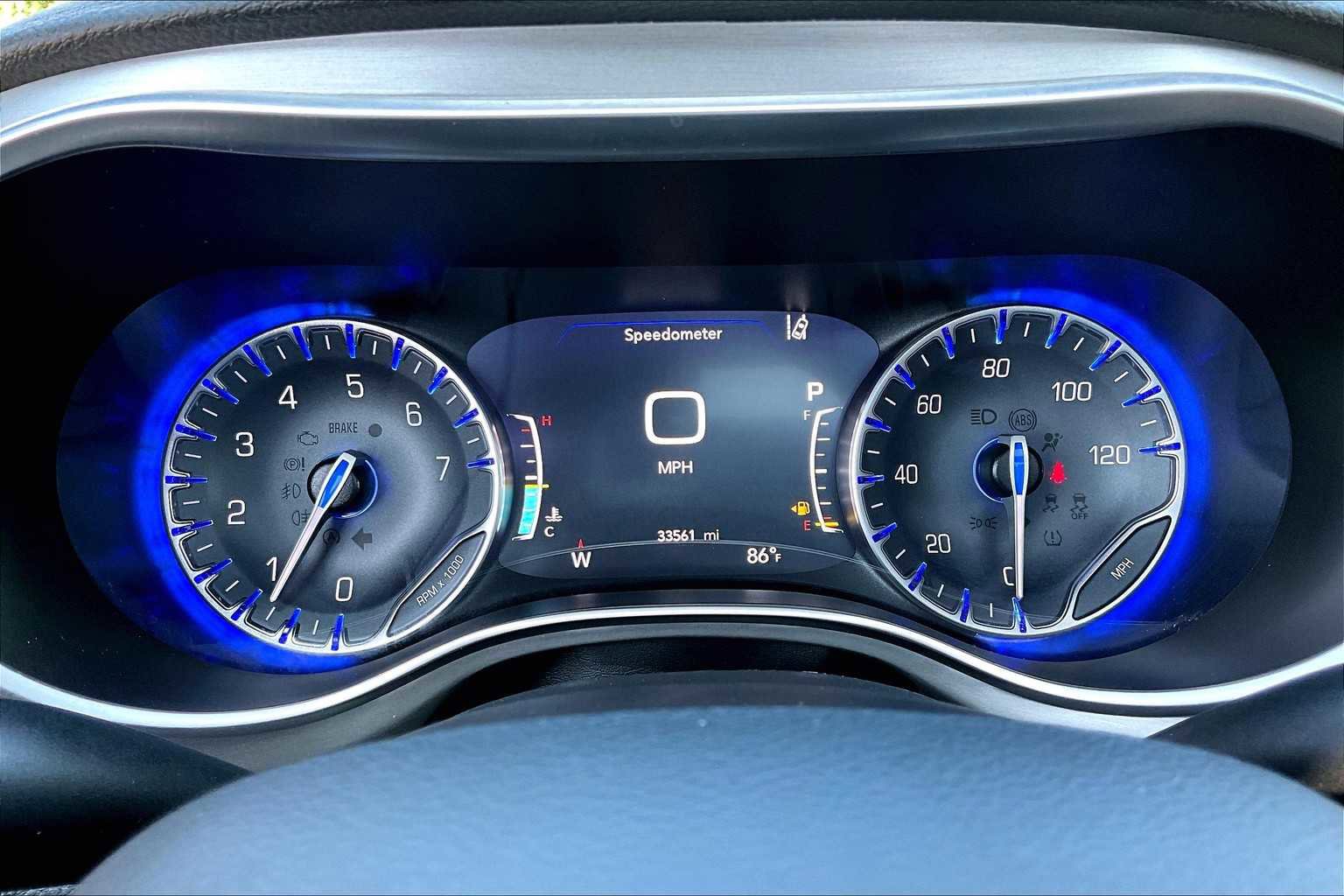 Used 2023 Chrysler Pacifica Limited w/ S Appearance Package image 26