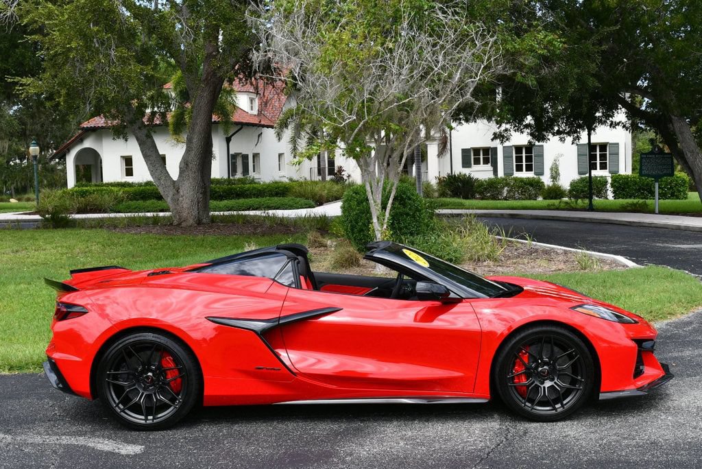 Used 2023 Chevrolet Corvette Z06 w/ Stealth Interior Trim Package RWD image 42