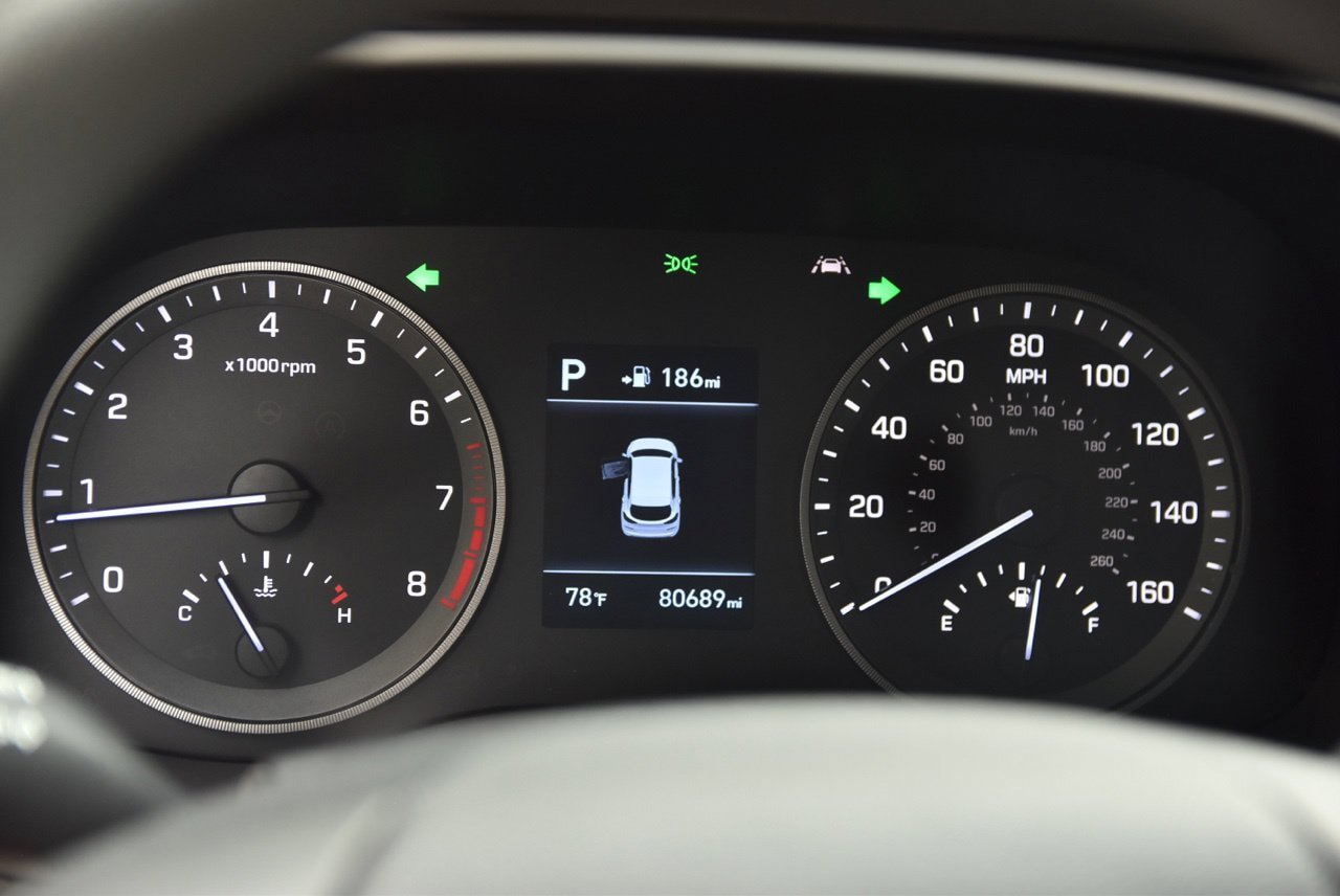 Used 2019 Hyundai Tucson Sport FWD image 25