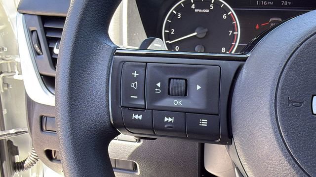 Used 2023 Nissan Rogue SV FWD image 22