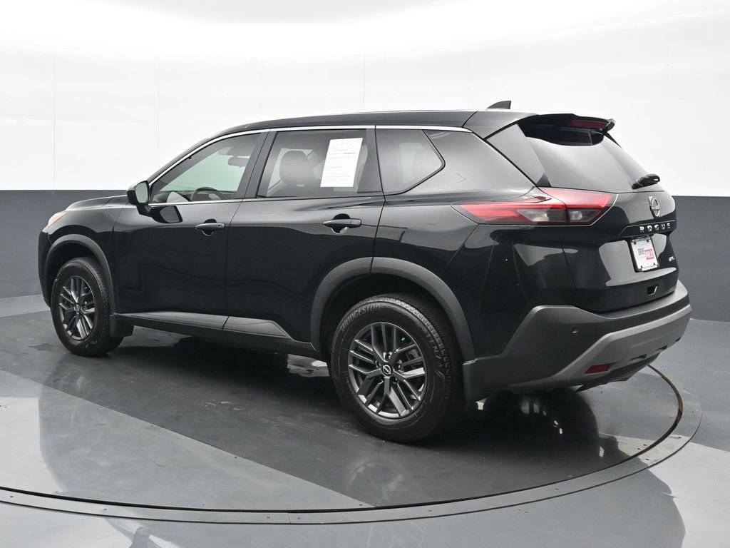 Used 2023 Nissan Rogue S image 4