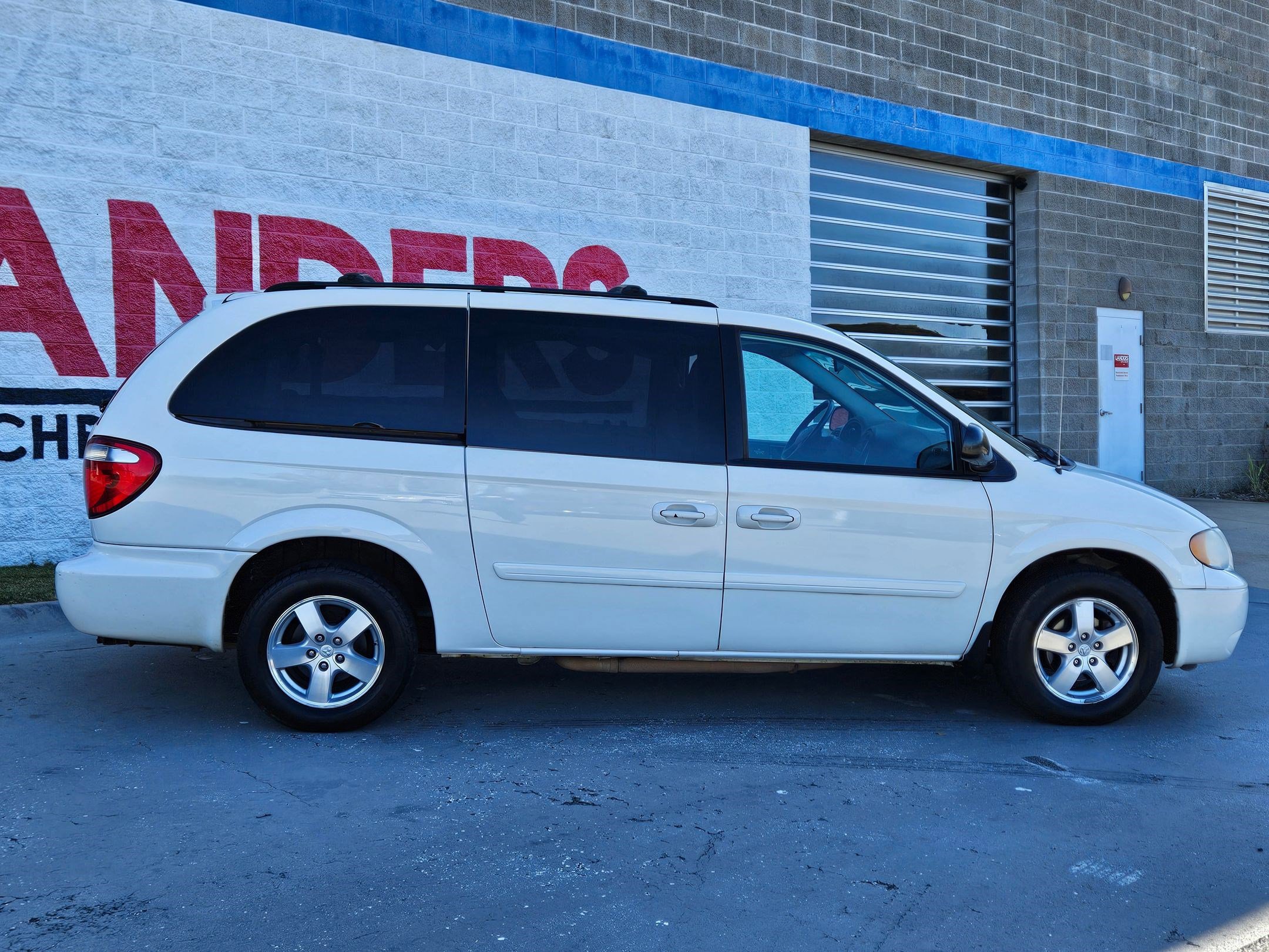 Used 2007 Dodge Grand Caravan SXT image 8