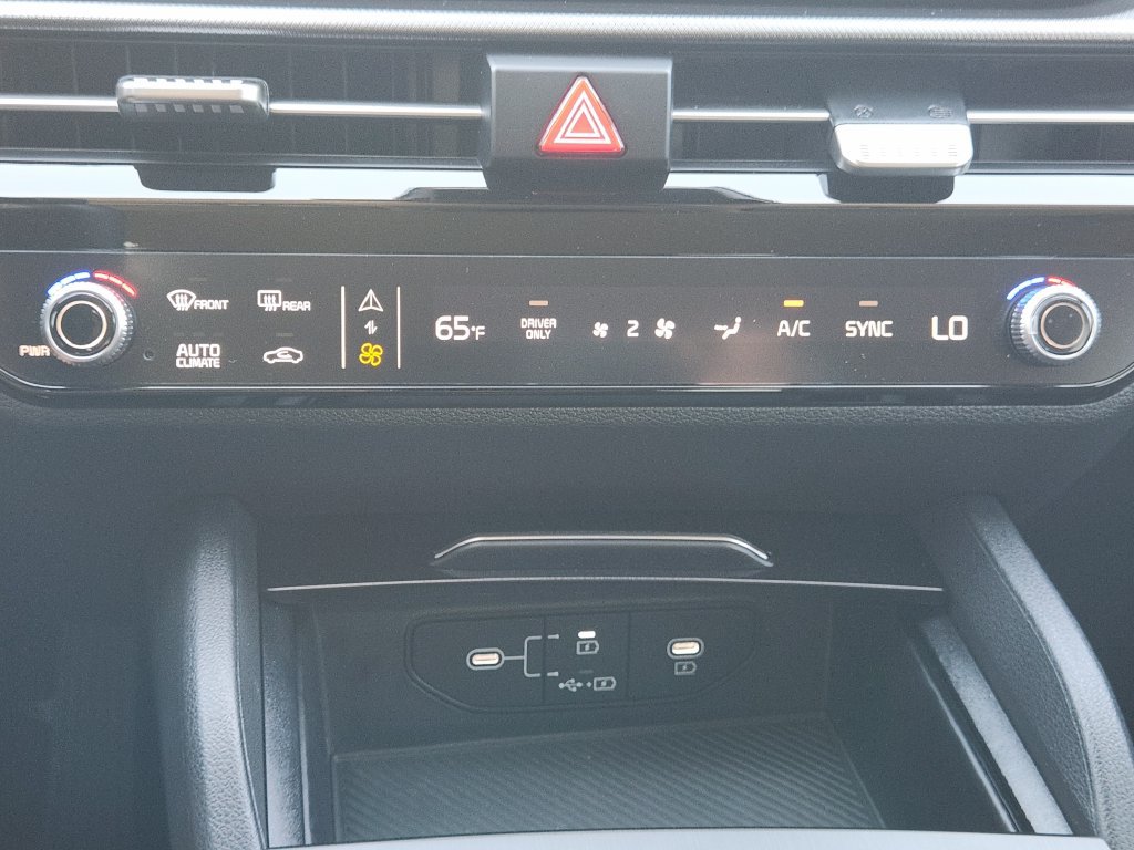 New 2026 Kia Sportage LX FWD image 17