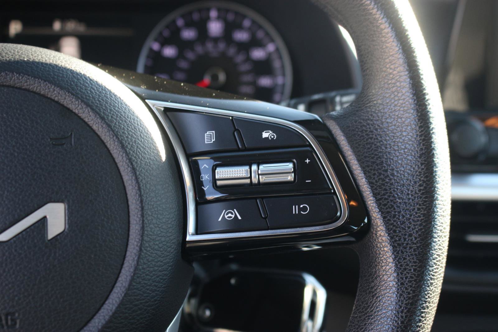 Used 2023 Kia Forte LXS w/ LXS Technology Package image 16