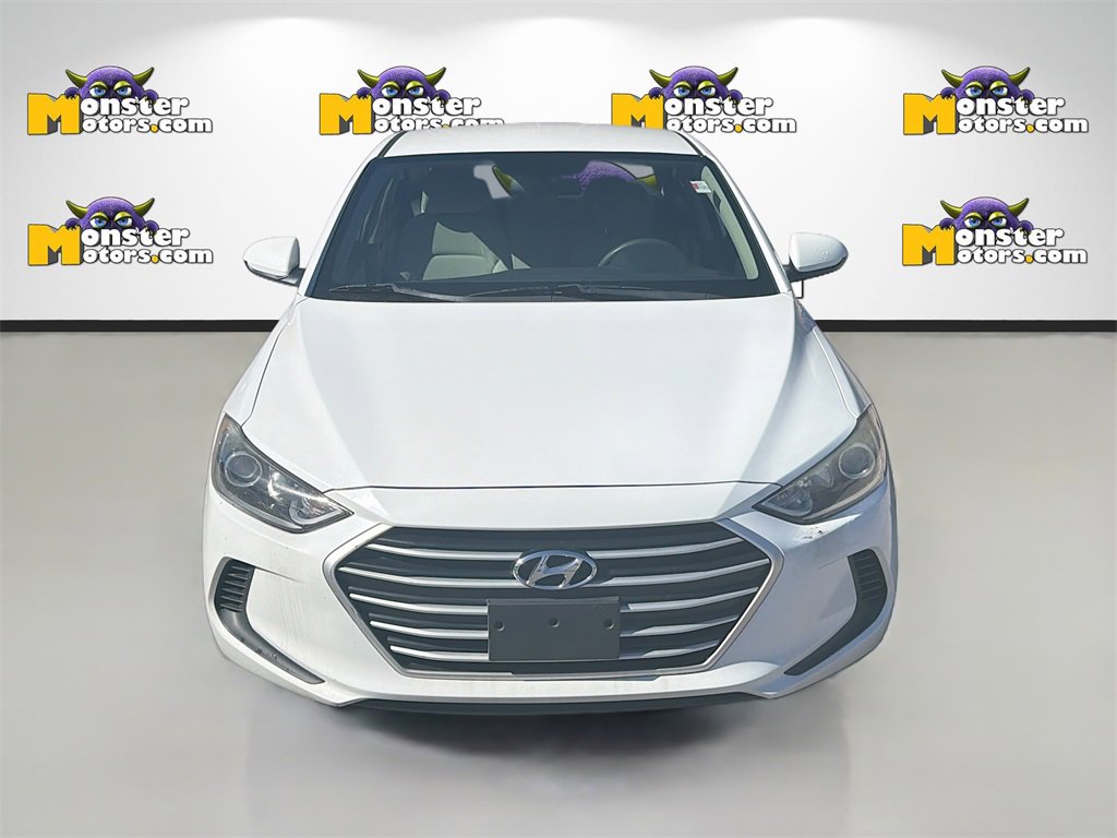 Used 2017 Hyundai Elantra SE image 2
