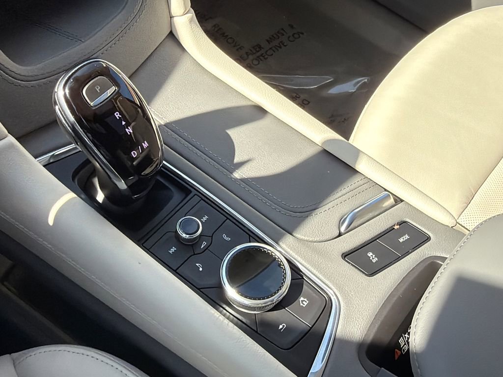 Used 2020 Cadillac XT6 Premium Luxury w/ LPO, Floor Liner Package image 34