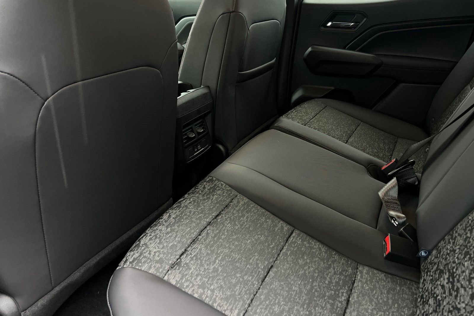 New 2025 Chevrolet Colorado Z71 w/ Midnight Edition image 13