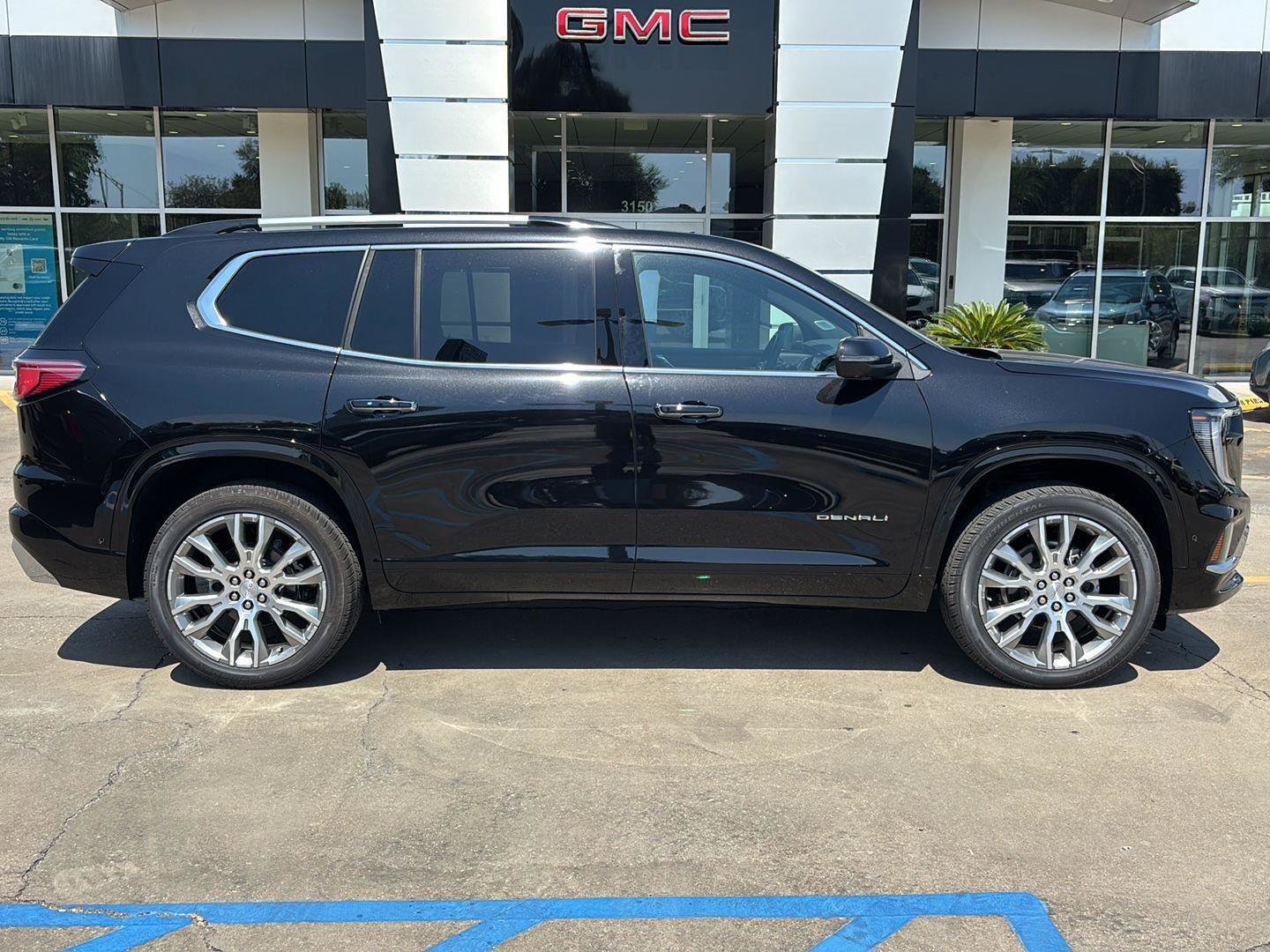 New 2025 GMC Acadia Denali w/ Super Cruise Package image 8